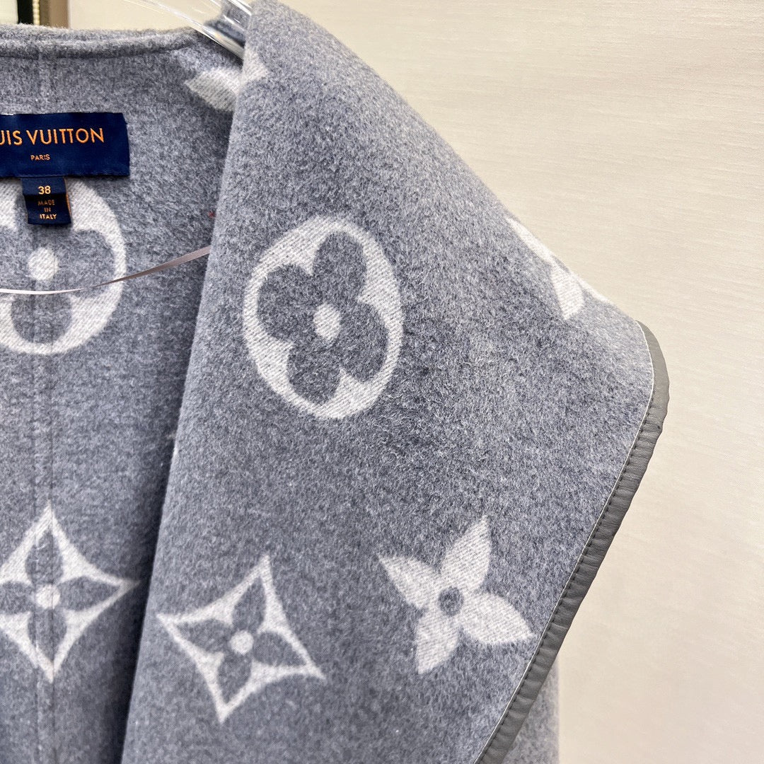 LV 25S HOODED JACKET 0063