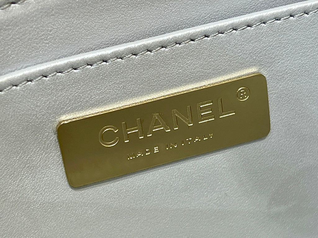 25S CHANEL STAR SILVER 23 IN METALLIC SILVER CALFSKIN