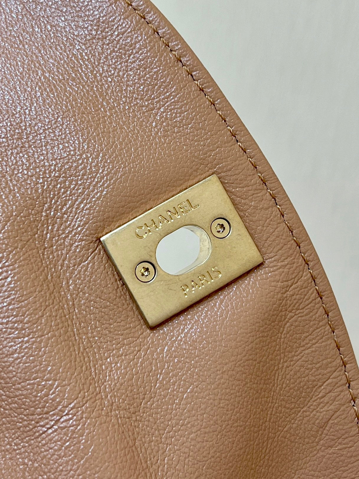 CHANEL 25S HOBO RETRO BAG 24 IN WARM TAUPE CALFSKIN