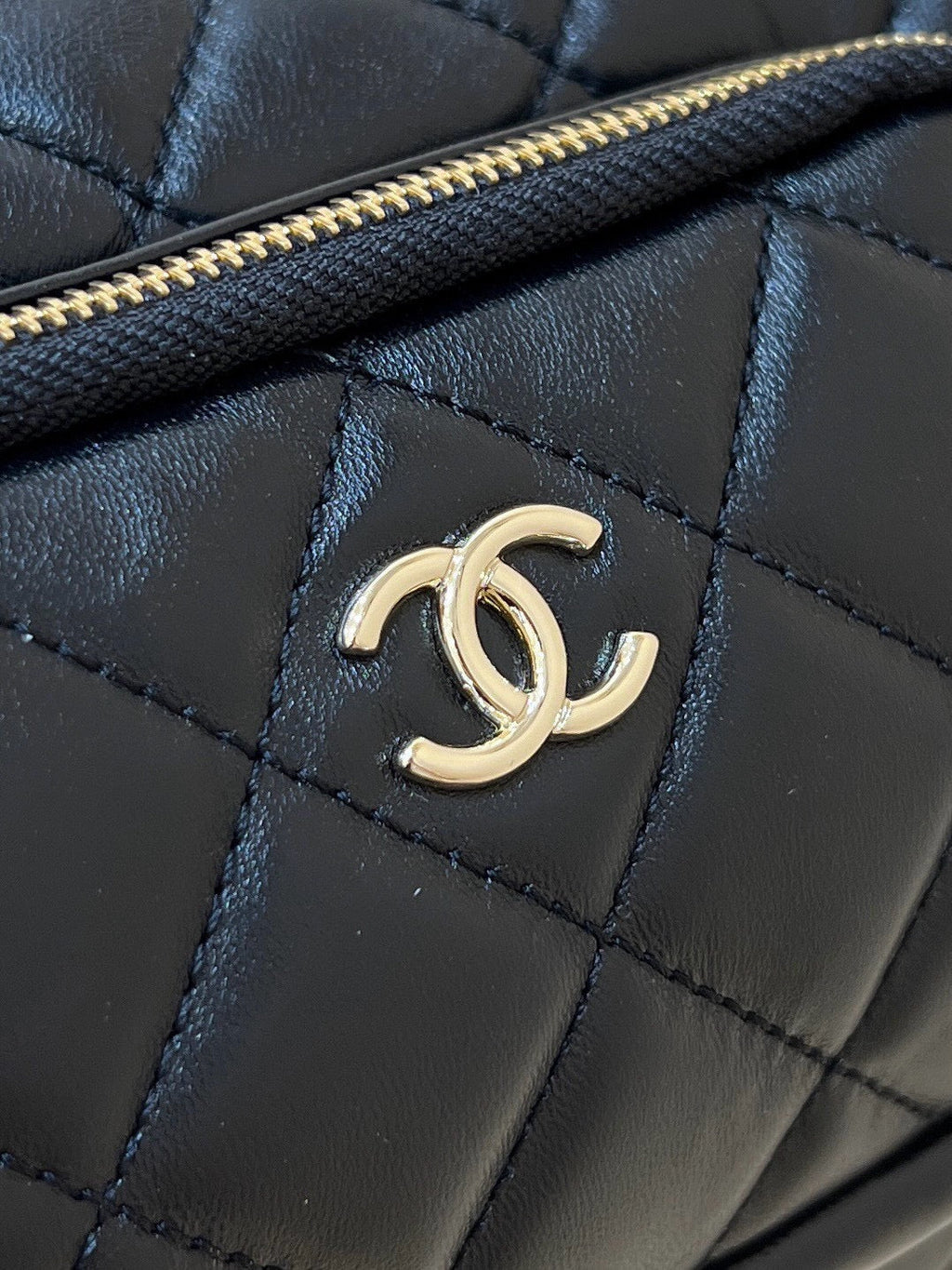 CHANEL CAMERA BAG 23 IN CONGO BLACK SHINY CALFSKIN