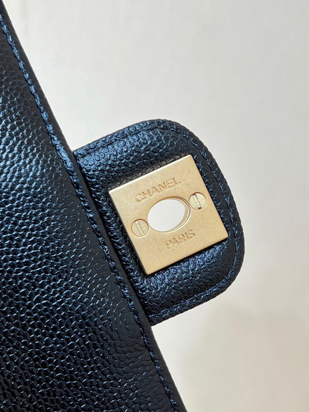 CHANEL FLAP BAG 16 IN BLACK GRAINED CALFSKIN GOLD HARDWARE