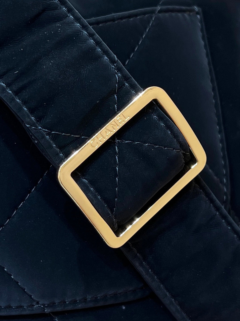 HOBO BAG 32 IN BLACK NYLON WITH GOLD METAL