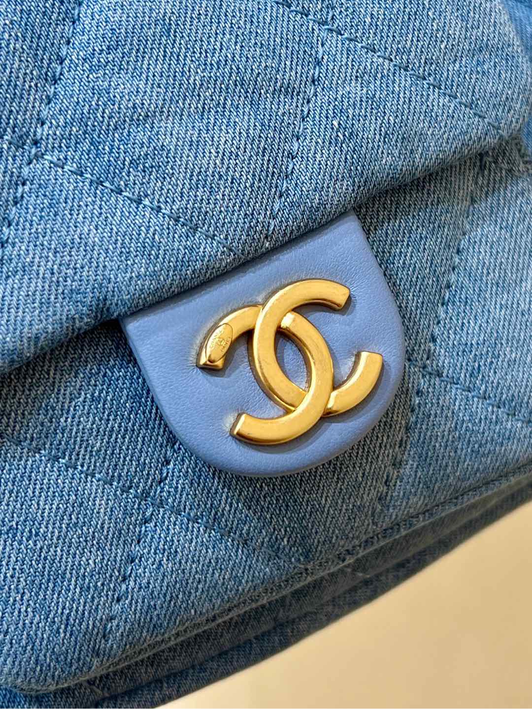 CHANEL 25S LARGE HOBO BAG 35 IN LIGHT BLUE DENIM GOLD HARDWARE