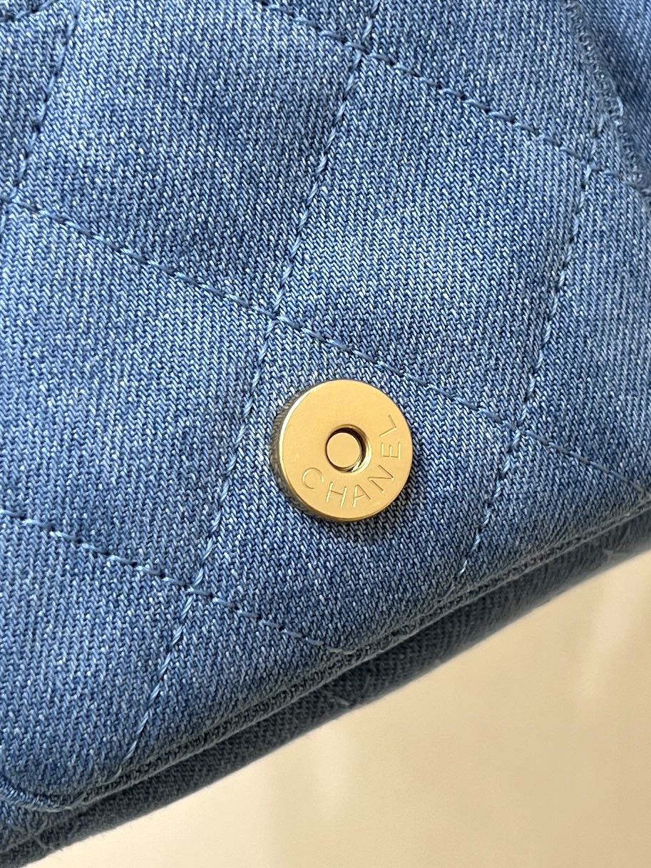 CHANEL 25S MEDIUM HOBO BAG 31 IN LIGHT BLUE DENIM GOLD HARDWARE