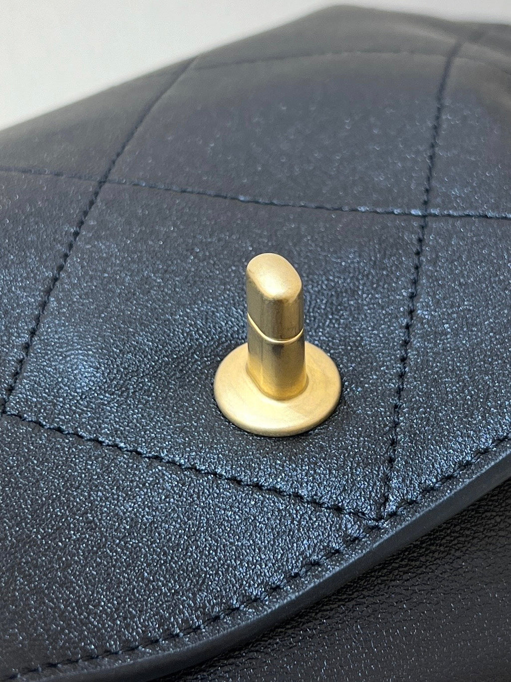 QUILTED LARGE HOBO BAG 35 IN BLACK LAMBSKIN GOLD HARDWARE