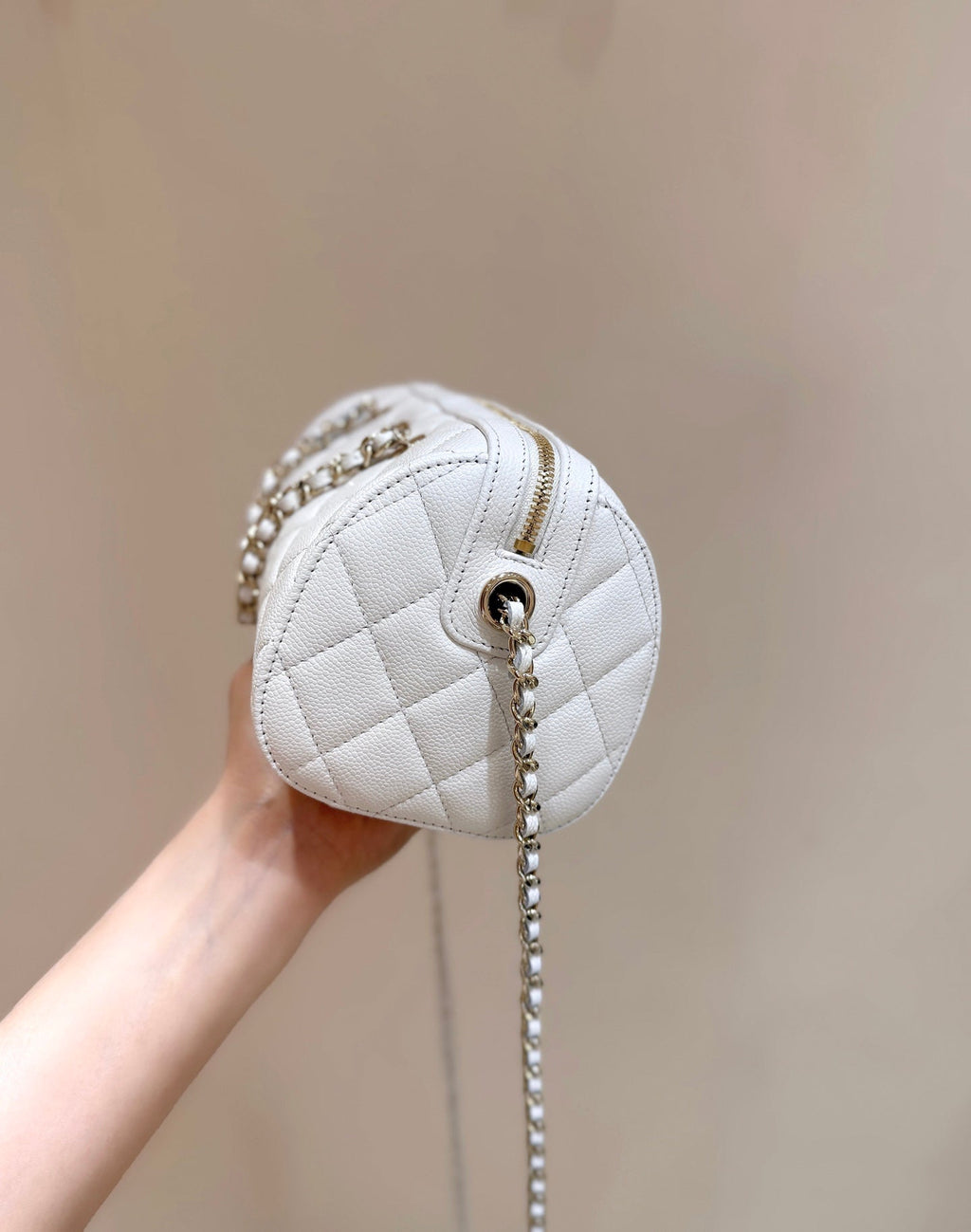 CHANEL 25S MINI BOWLING BAG 18 IN WHITE CALFSKIN GOLD HARDWARE