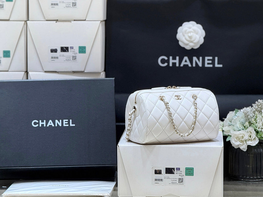 CHANEL 25S MINI BOWLING BAG 18 IN WHITE CALFSKIN GOLD HARDWARE