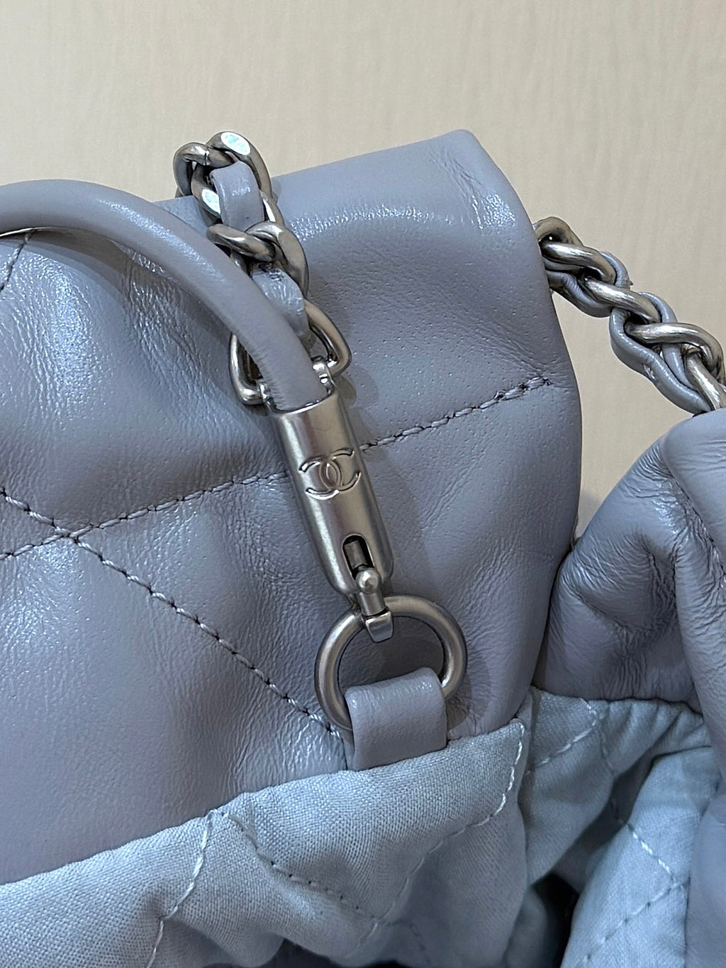25S CHANEL HOBO MINI BAG 20 IN GREY LAMBSKIN