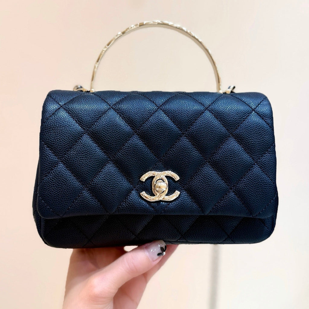 CHANEL 25S COCO CRUSH HANDLE 18 IN BLACK CALFSKIN GOLD HARDWARE
