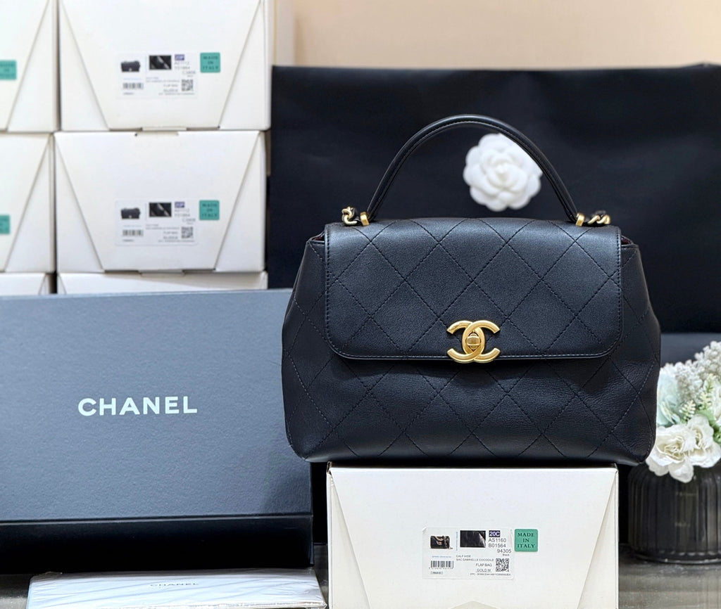 CHANEL 25S MEDIUM FLAP BAG 28 IN BLACK CALFSKIN GOLD HARDWARE