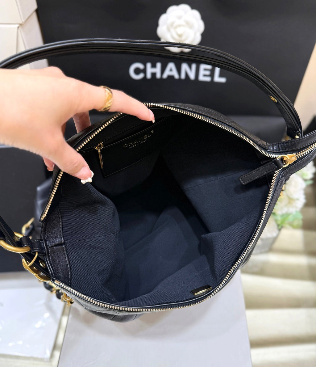 CHANEL 25S MEDIUM MAXIUM OLD HOBO BAG 33 IN BLACK CALFSKIN