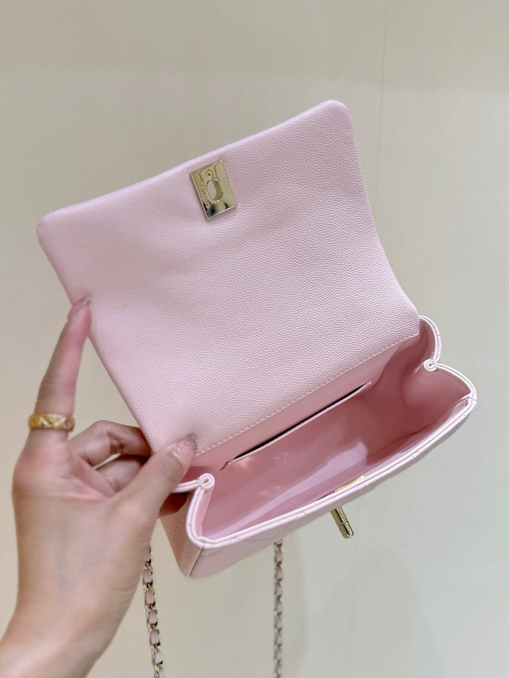 CHANEL 25S COCO CRUSH HANDLE 18 IN PINK CALFSKIN GOLD HARDWARE