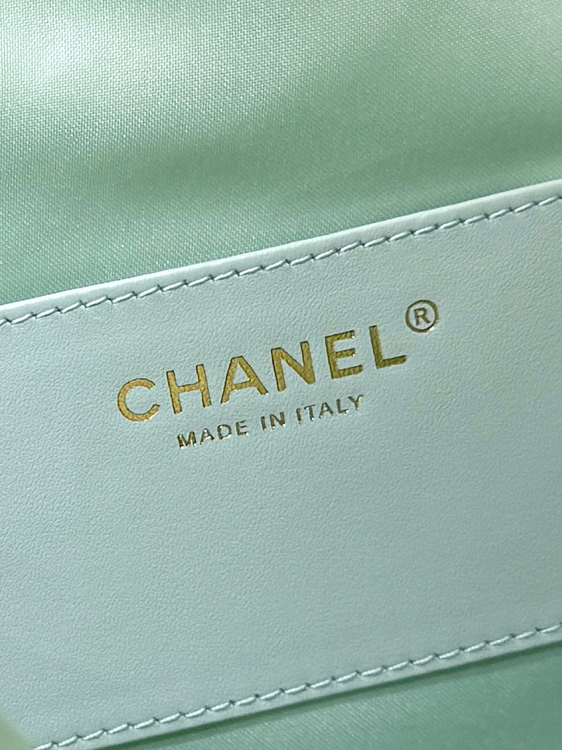 CHANEL 25S HANDBAG IN PALE CYAN 40 GRAINED CALFSKIN GOLD HARDWARE
