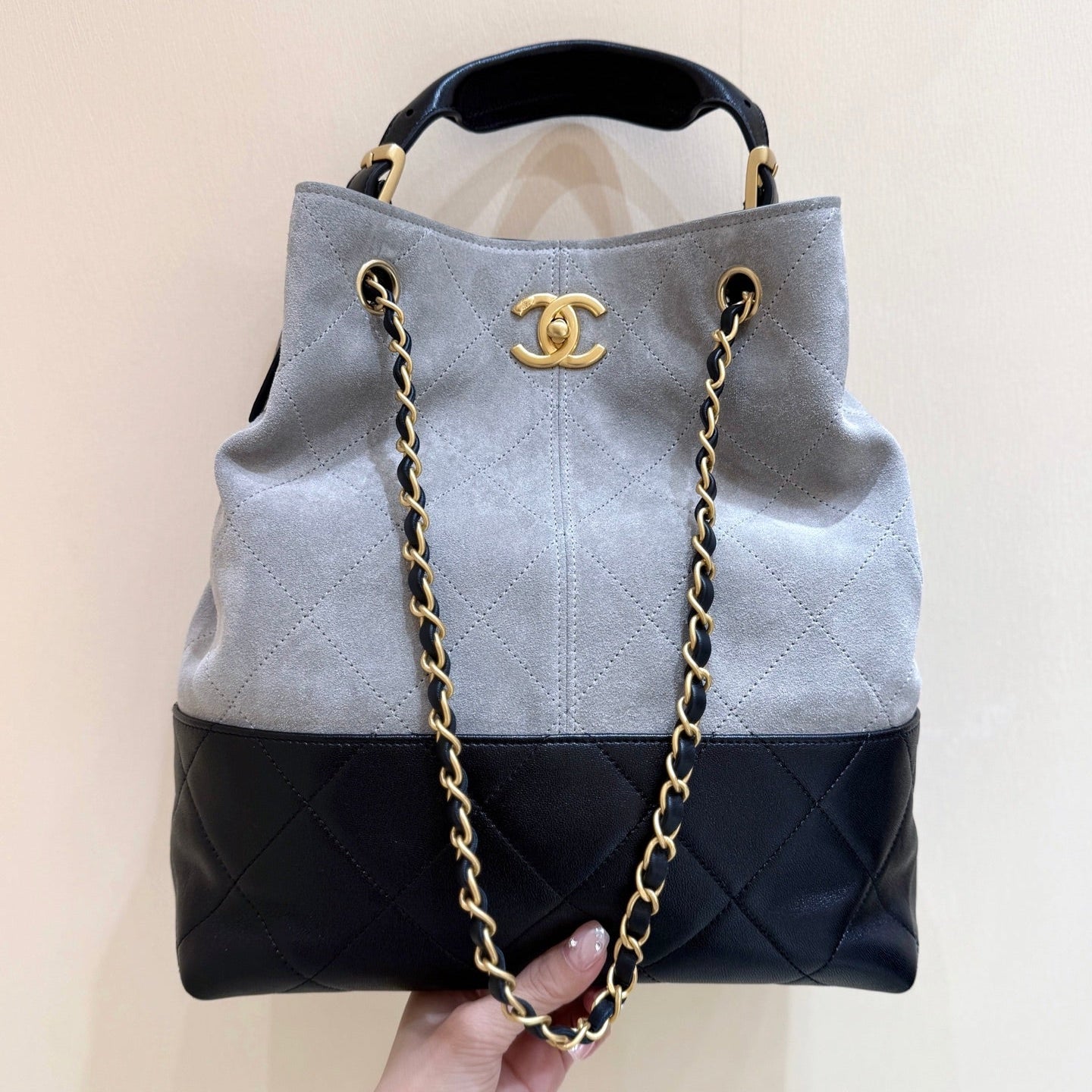 CHANEL 25S SHOPPING BAG 33 IN GREY AND BLACK SUEDE CALFSKIN