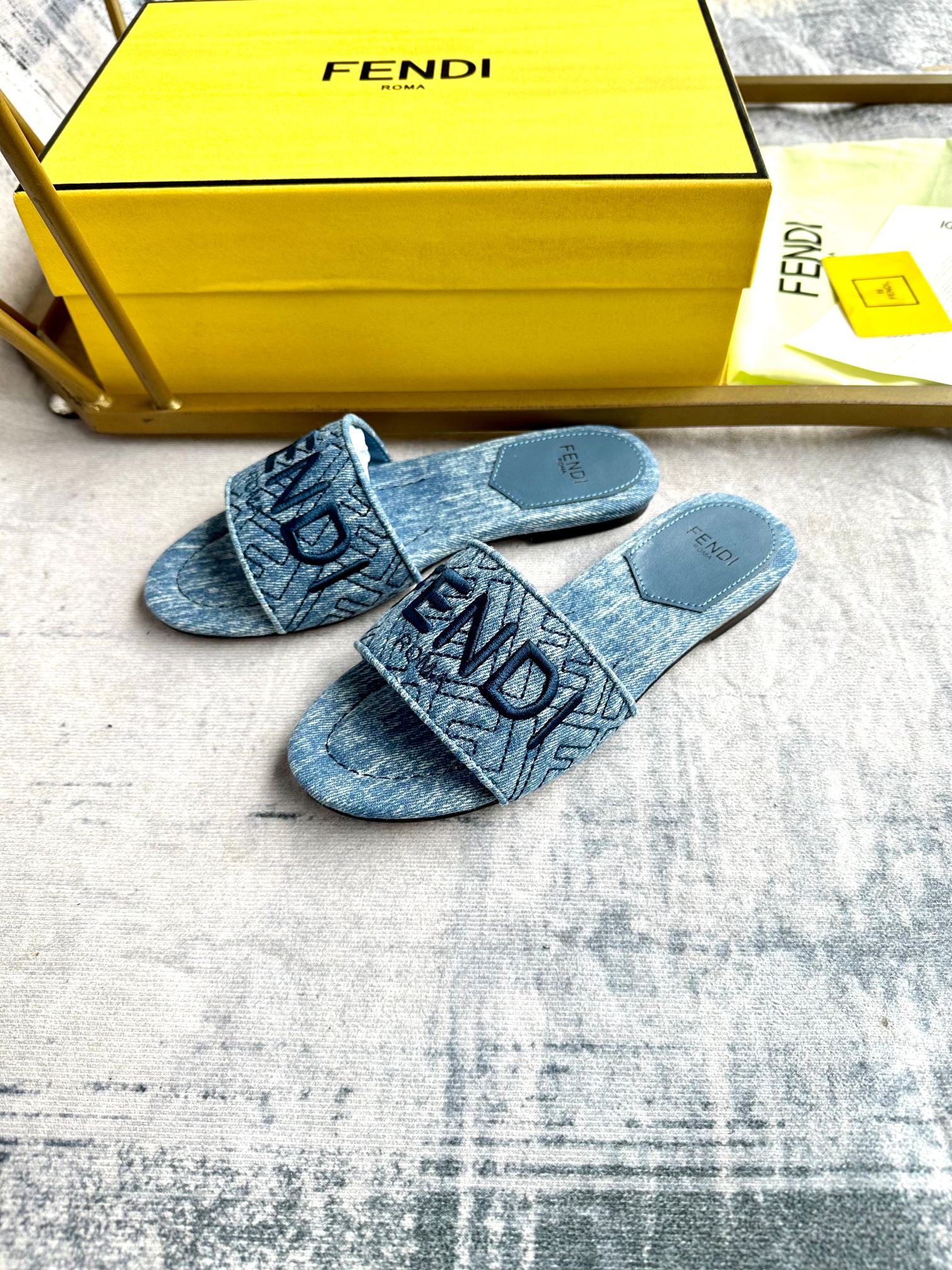 FF 5 Denim Canvas Slide