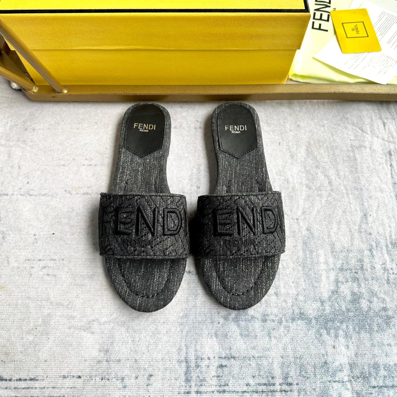 FF 5 Black Canvas Slide