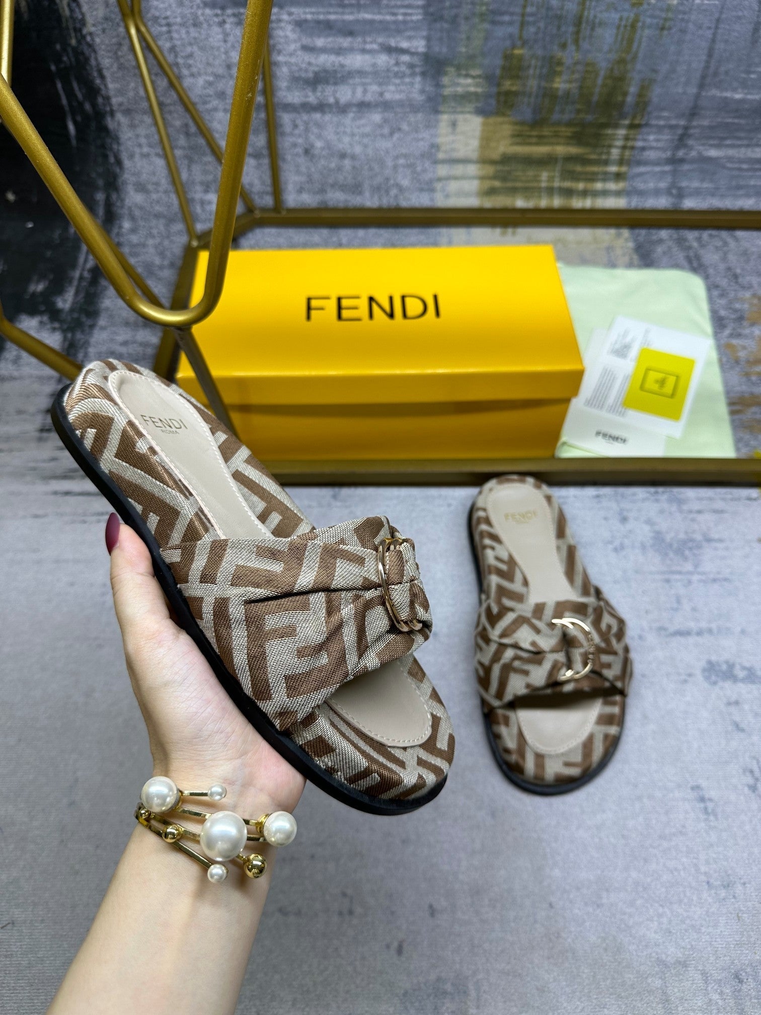 FF Feel 10 Brown Beige FF jacquard Slide