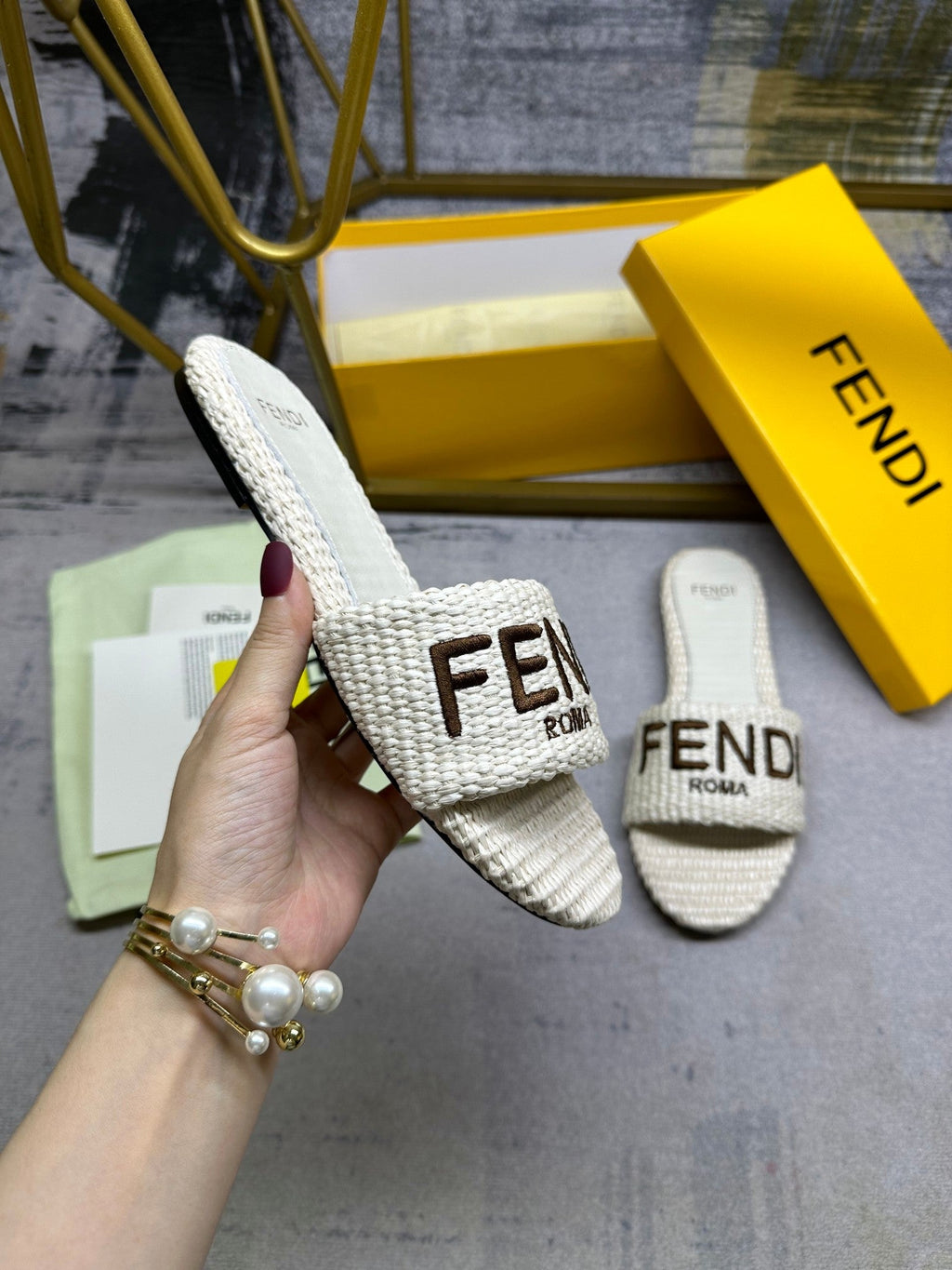 FF Signature 10 White Cotton Fibre Slide