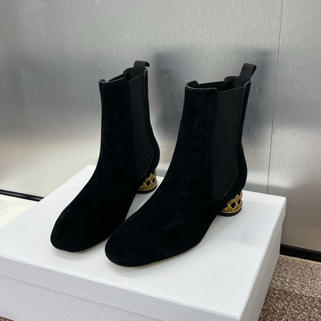 DIOR 25S ANKLE BOOT IN BLACK SUEDE