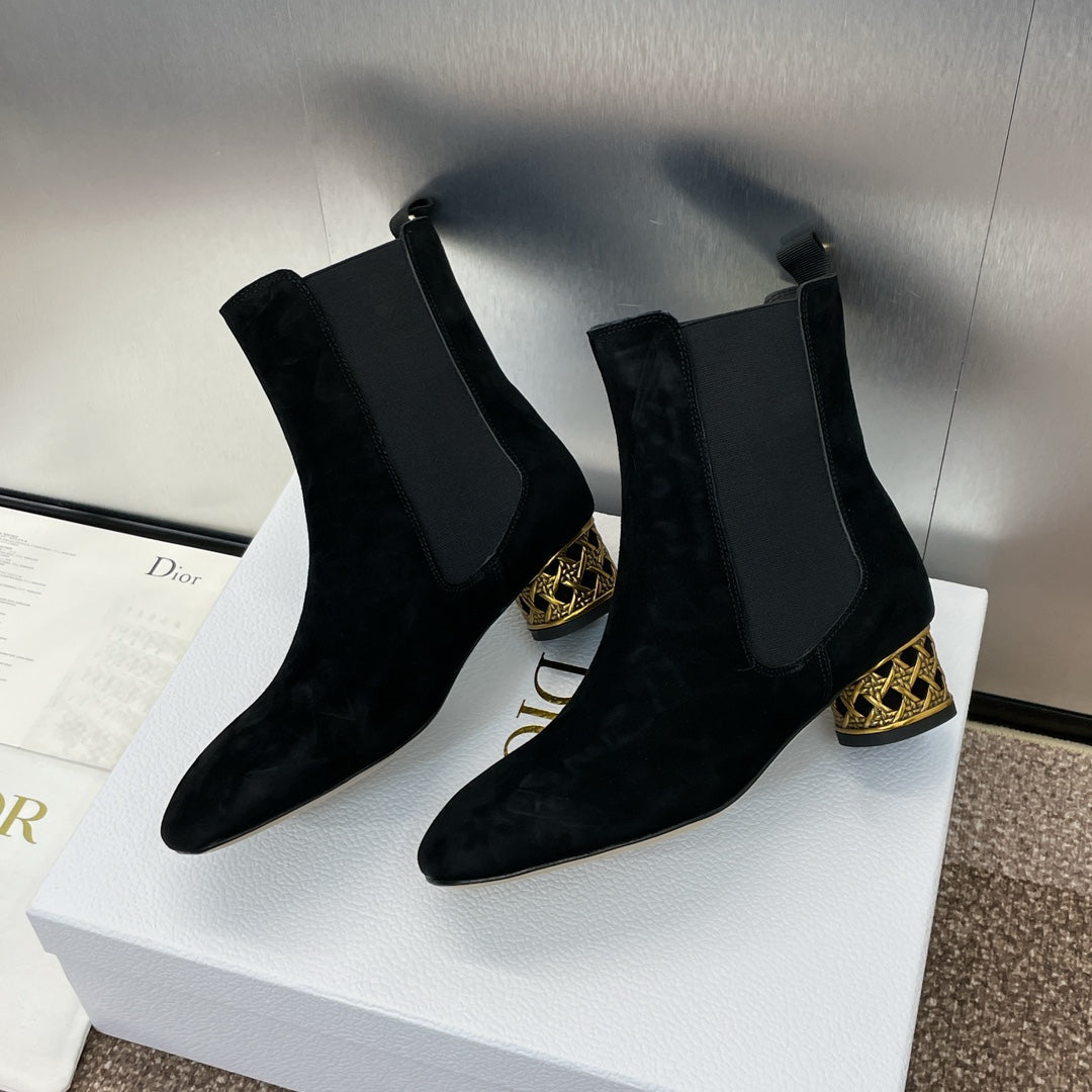 DIOR 25S ANKLE BOOT IN BLACK SUEDE
