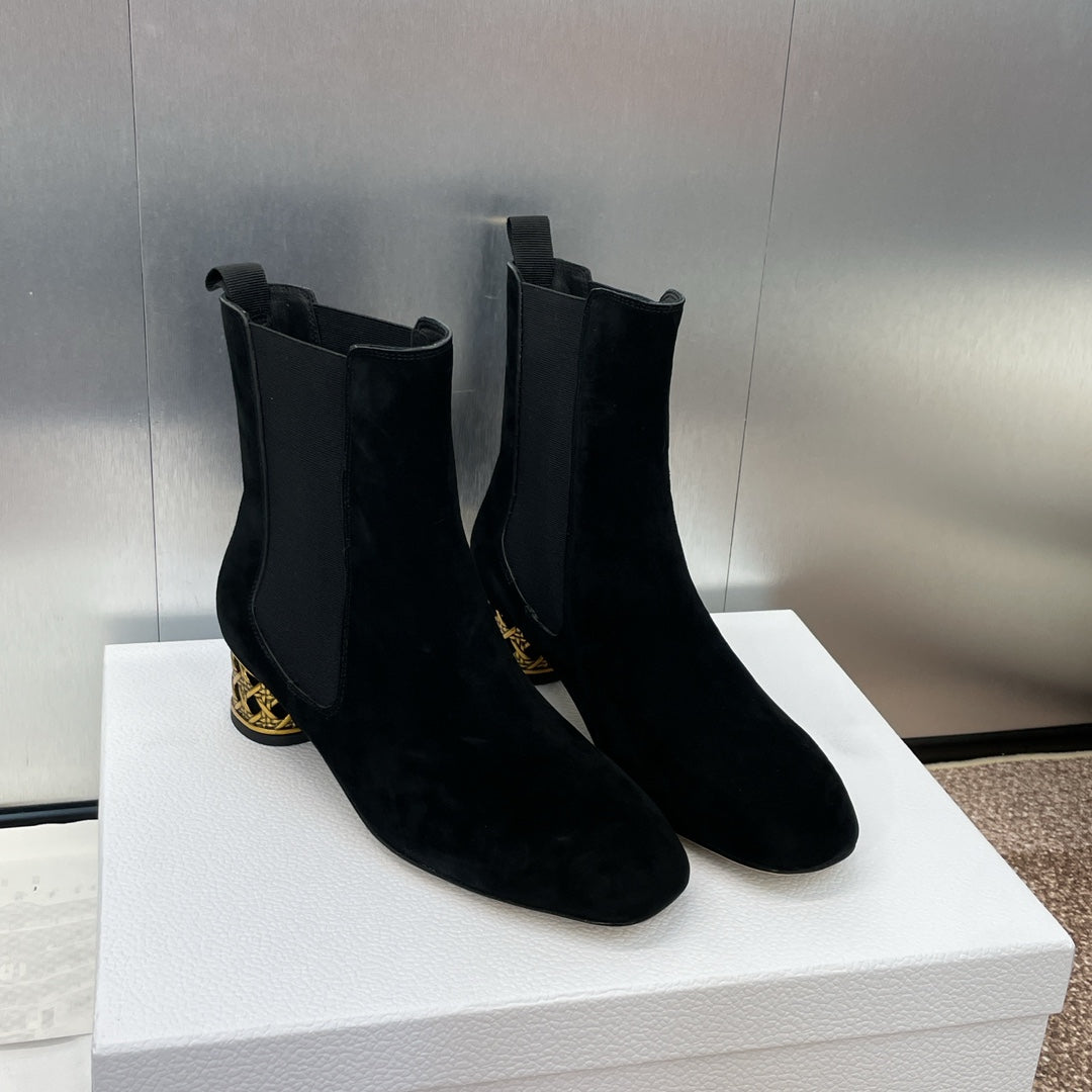 DIOR 25S ANKLE BOOT IN BLACK SUEDE