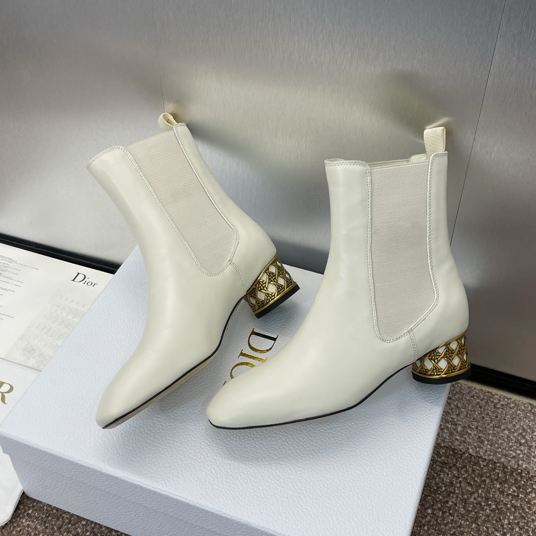 DIOR 25S ANKLE BOOT IN WHITE CALFSKIN