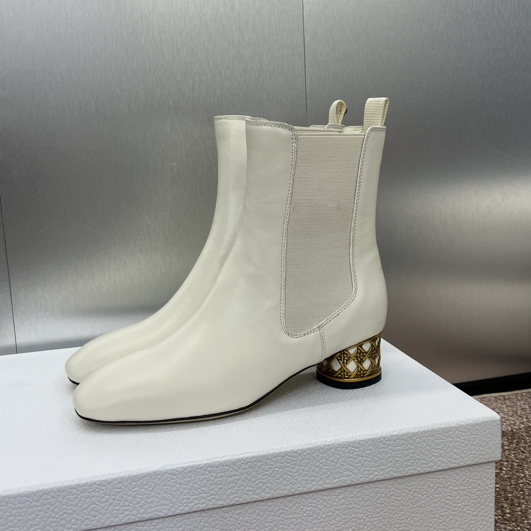 DIOR 25S ANKLE BOOT IN WHITE CALFSKIN
