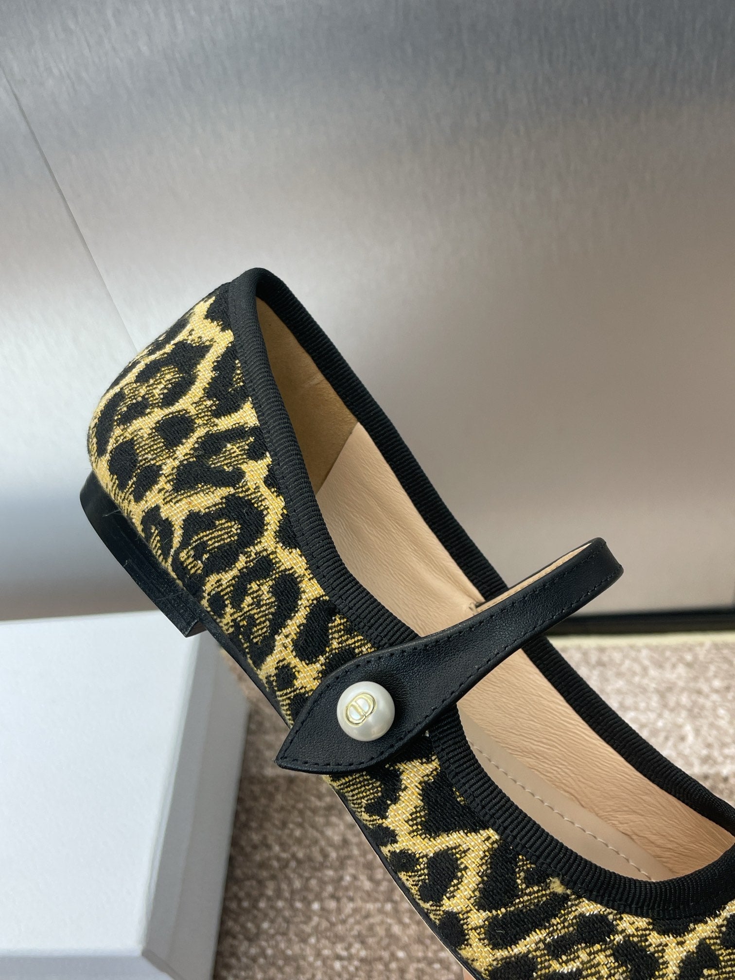 BALLET FLAT CAMEL PONY HAIR CALFSKIN WITH BROWN LEOPARD MOTIF