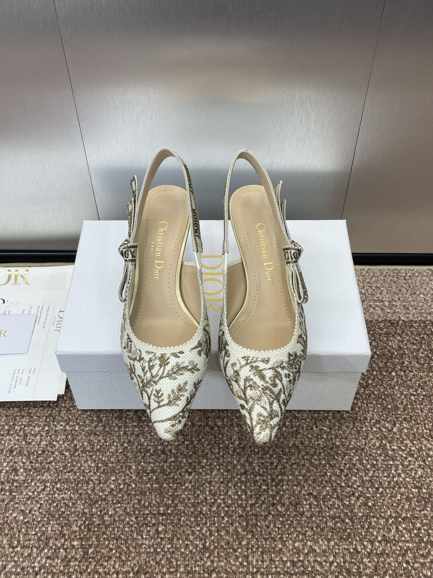 J'ADIOR HIGH SLINGBACK PUMP WHITE AND GOLD-TONE MILLEFIORI JACQUARD 65 MM