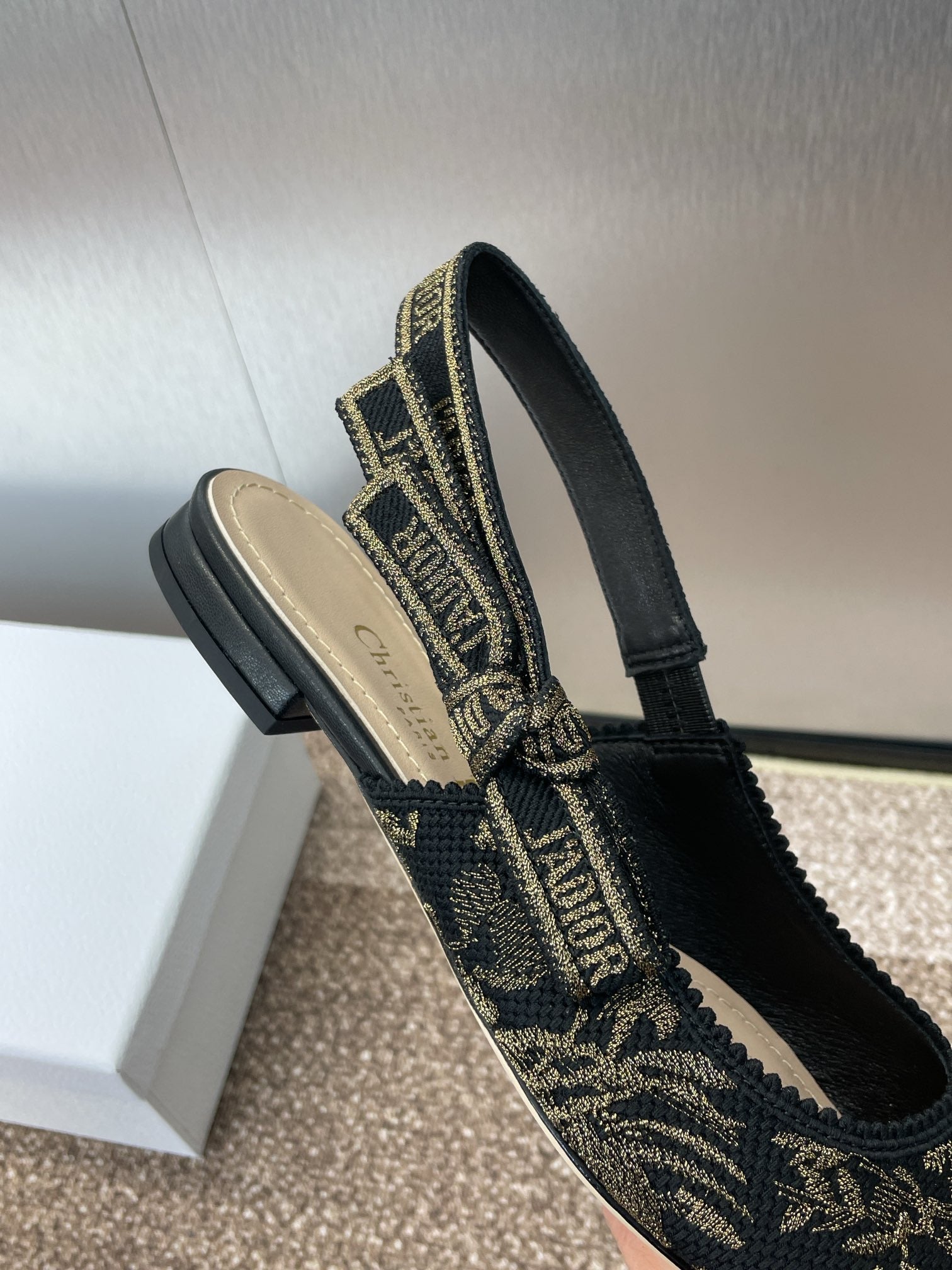 J'ADIOR SLINGBACK PUMP BLACK AND GOLD-TONE MILLEFIORI JACQUARD