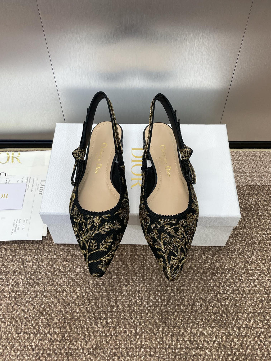 J'ADIOR SLINGBACK PUMP BLACK AND GOLD-TONE MILLEFIORI JACQUARD