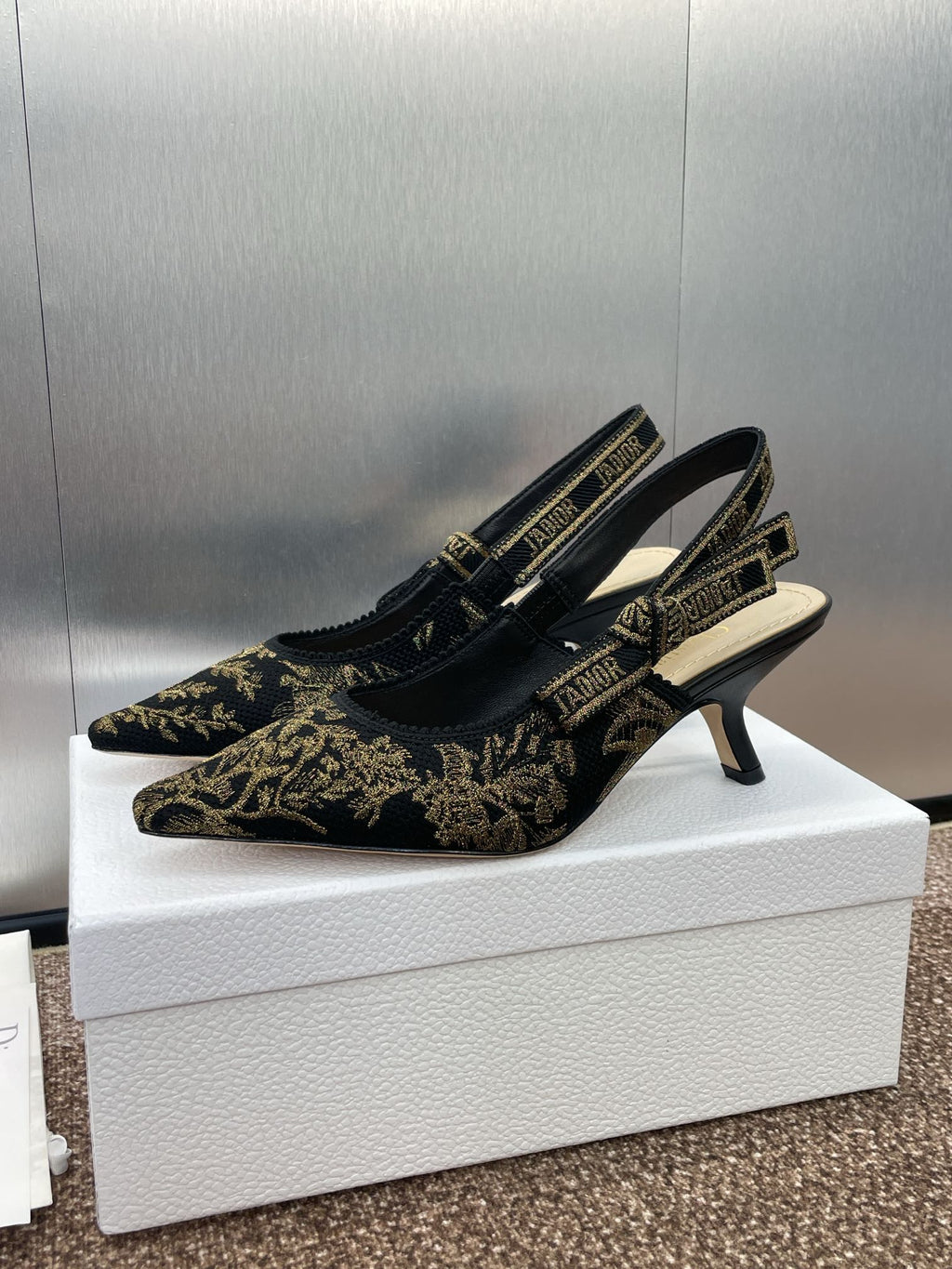 J'ADIOR HIGH SLINGBACK PUMP BLACK AND GOLD-TONE MILLEFIORI JACQUARD 65 MM