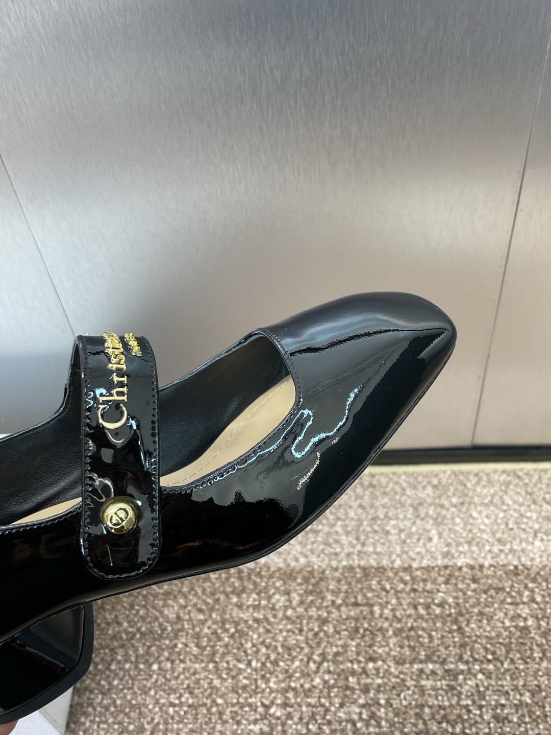 MEDIUM 35 MM HEEL PUMP IN BLACK PATENT CALFSKIN