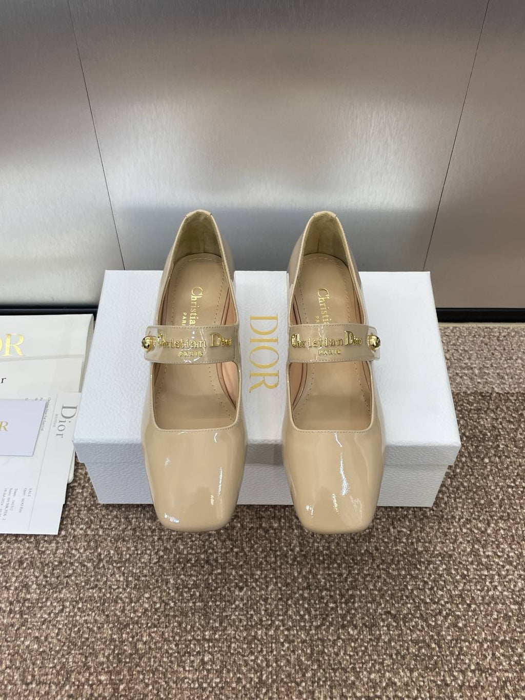 MEDIUM 35 MM HEEL PUMP IN CAMEL BEIGE PATENT CALFSKIN