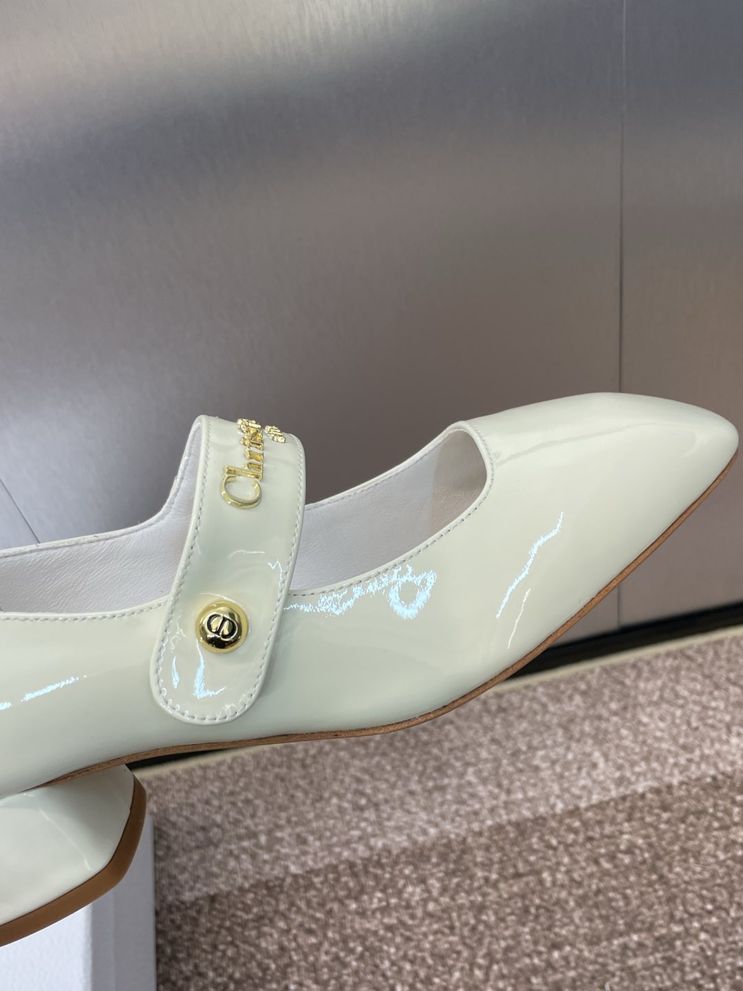 MEDIUM 35 MM HEEL PUMP IN WHITE PATENT CALFSKIN