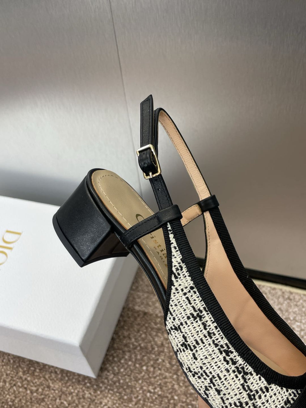 SLINGBACK PUMP IN WHITE MIX BLACK EMBROIDERED CANNAGE TWEED 35 MM