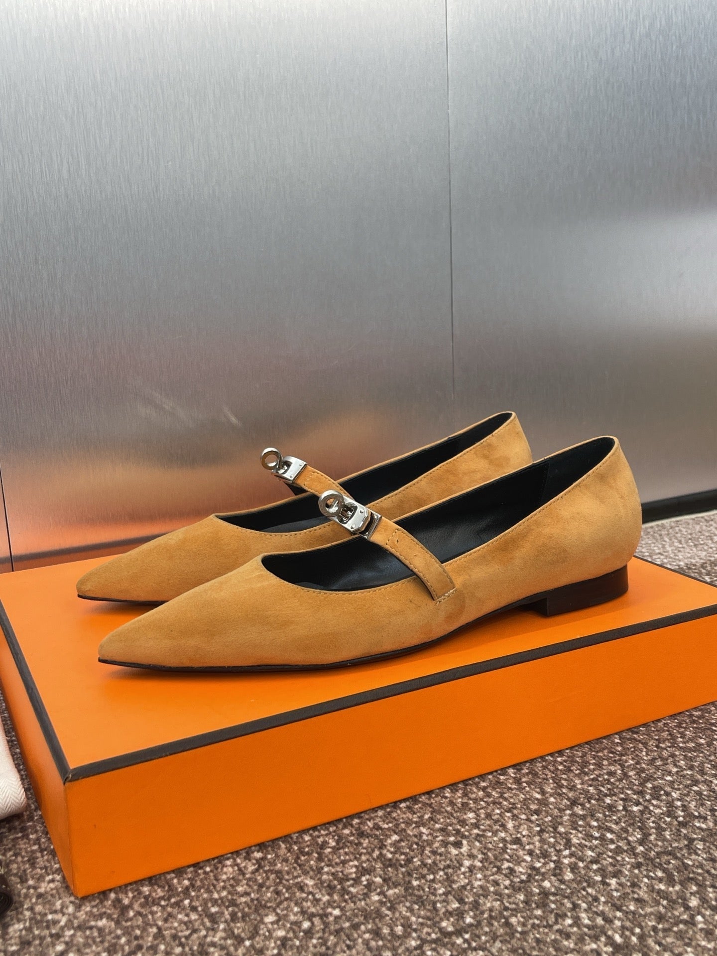 KIARA FLAT PUMP IN BRONZE BROWN SUEDE