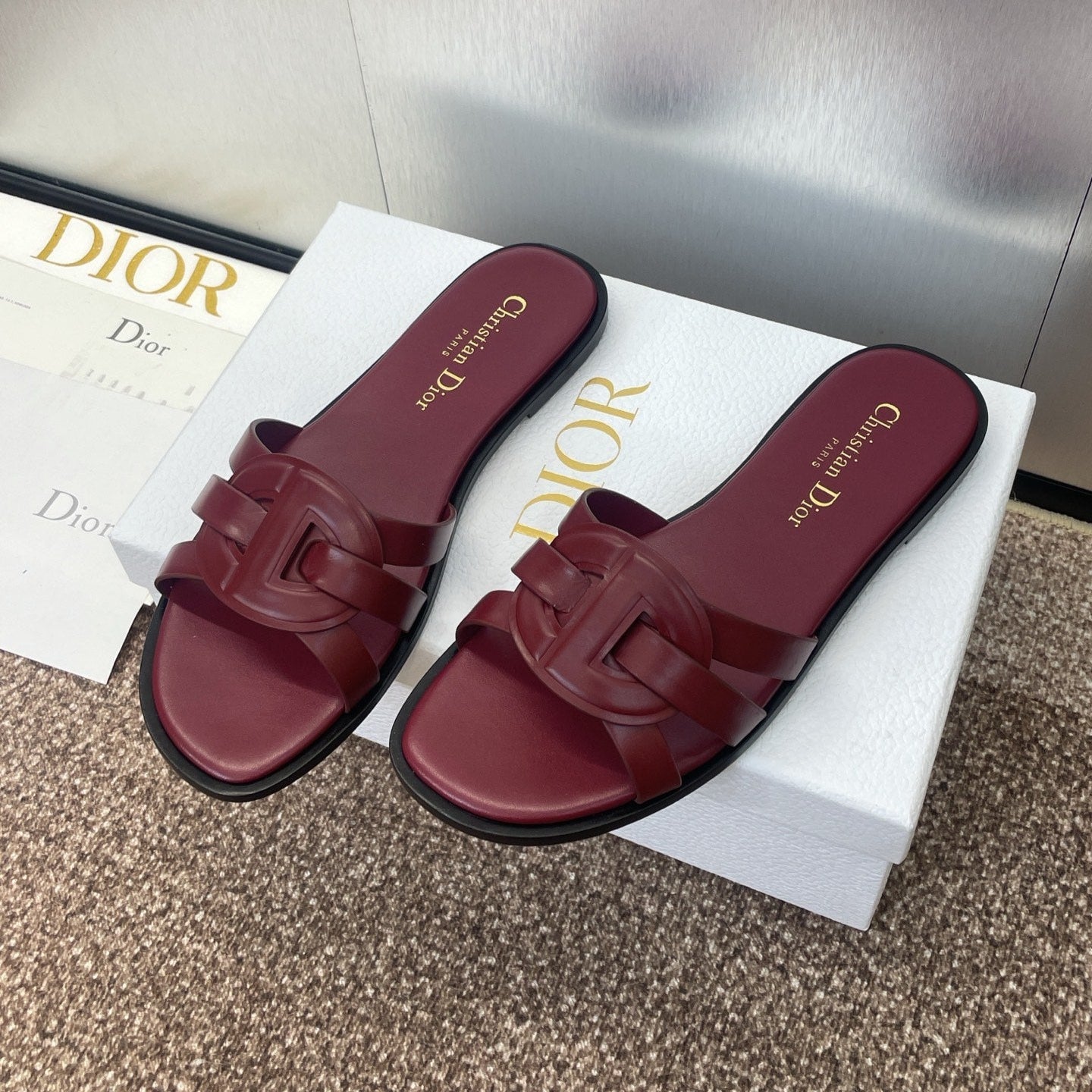 D-CLUB SLIDE SANDAL 25S IN BURGUNDY RED CALFSKIN