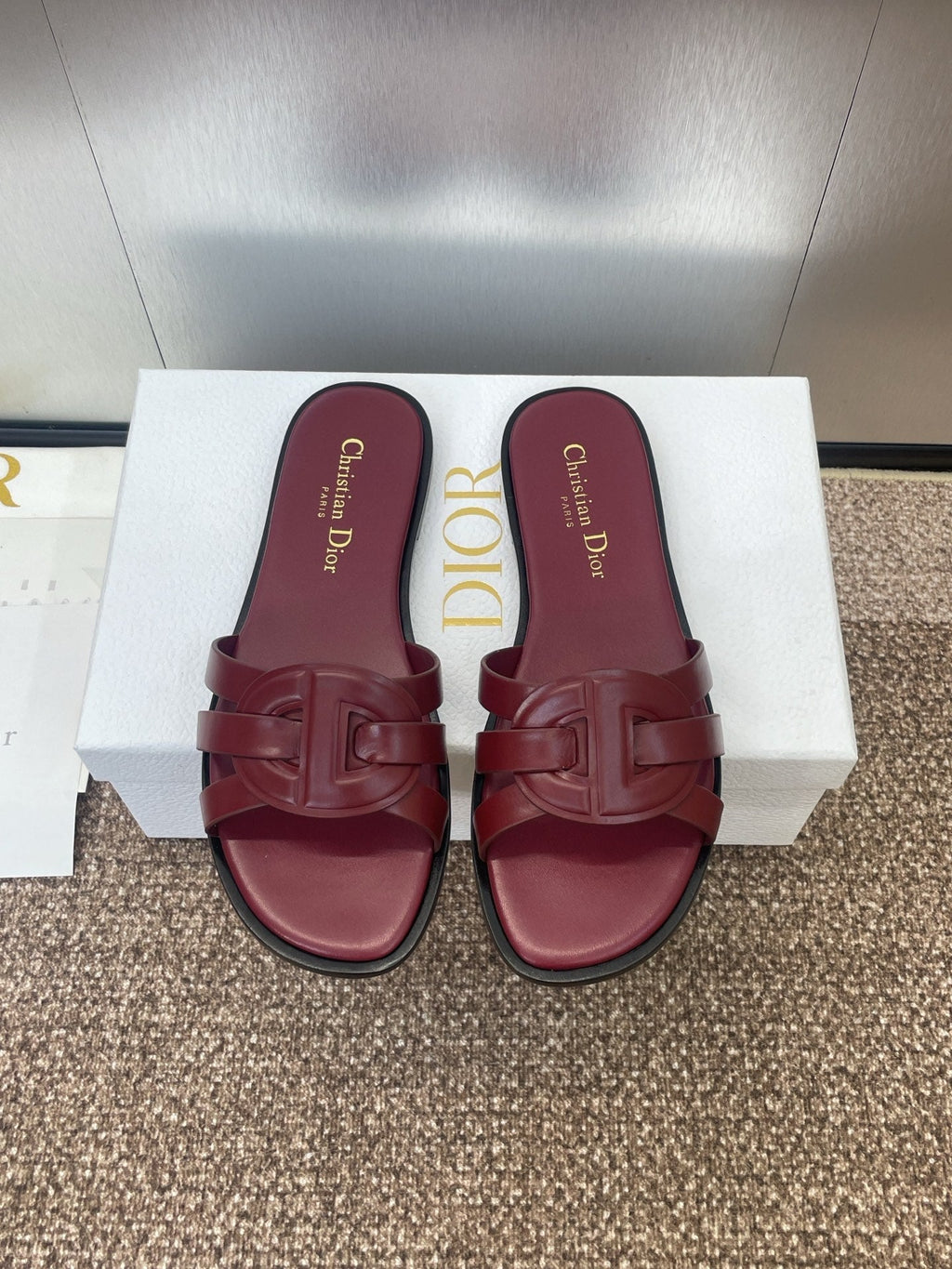D-CLUB SLIDE SANDAL 25S IN BURGUNDY RED CALFSKIN