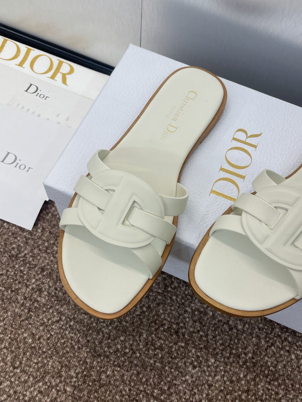 D-CLUB SLIDE SANDAL 25S IN WHITE CALFSKIN