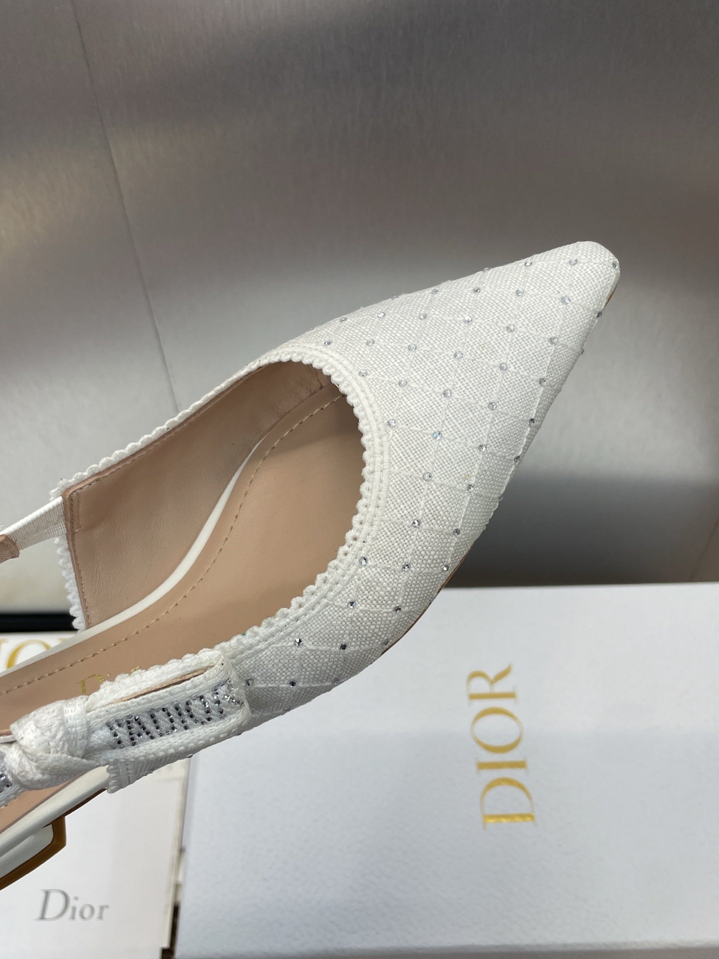 J'ADIOR SLINGBACK 25S IN WHITE FABRIC EMBOSSED CRYSTAL