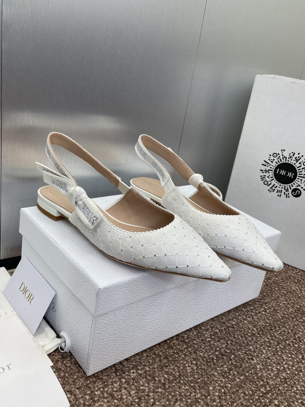 J'ADIOR SLINGBACK 25S IN WHITE FABRIC EMBOSSED CRYSTAL