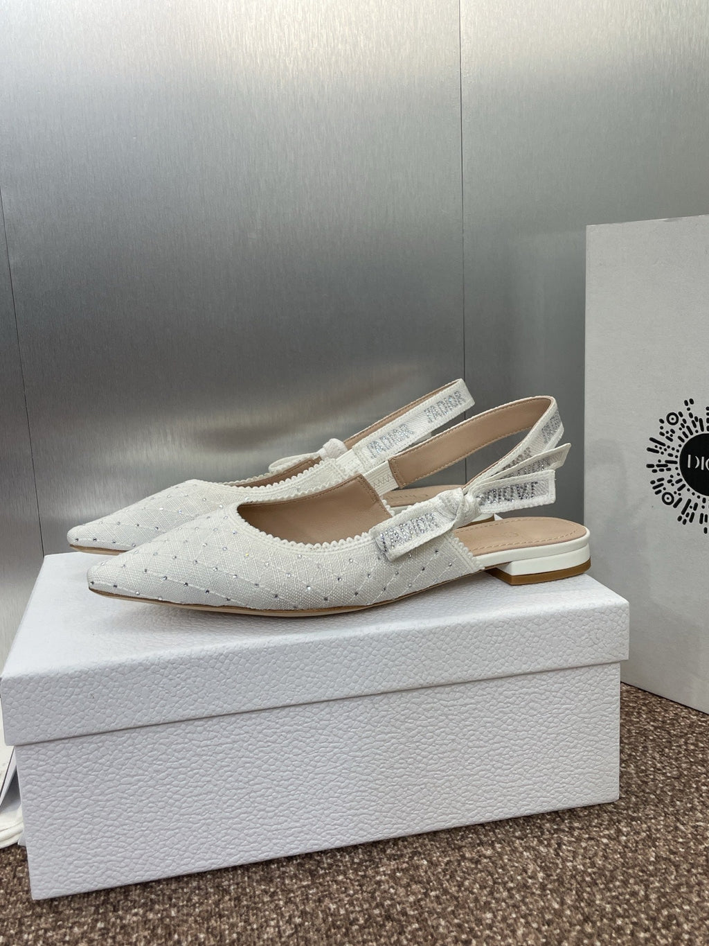 J'ADIOR SLINGBACK 25S IN WHITE FABRIC EMBOSSED CRYSTAL