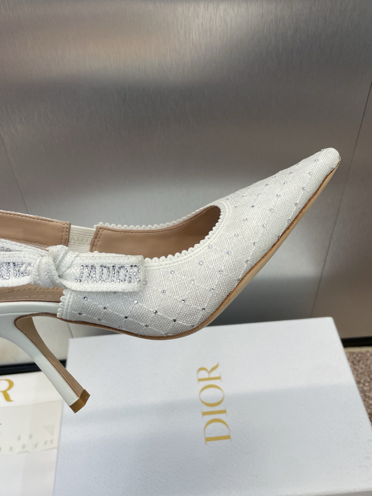 J'ADIOR SLINGBACK 25S PUMP 95MM IN WHITE FABRIC EMBOSSED CRYSTAL