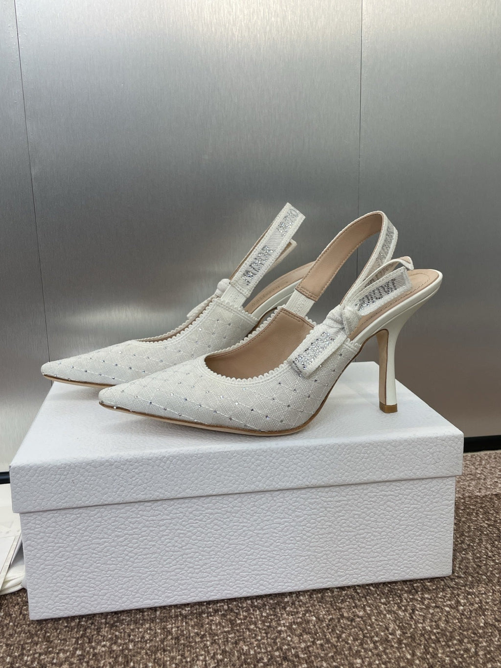 J'ADIOR SLINGBACK 25S PUMP 95MM IN WHITE FABRIC EMBOSSED CRYSTAL