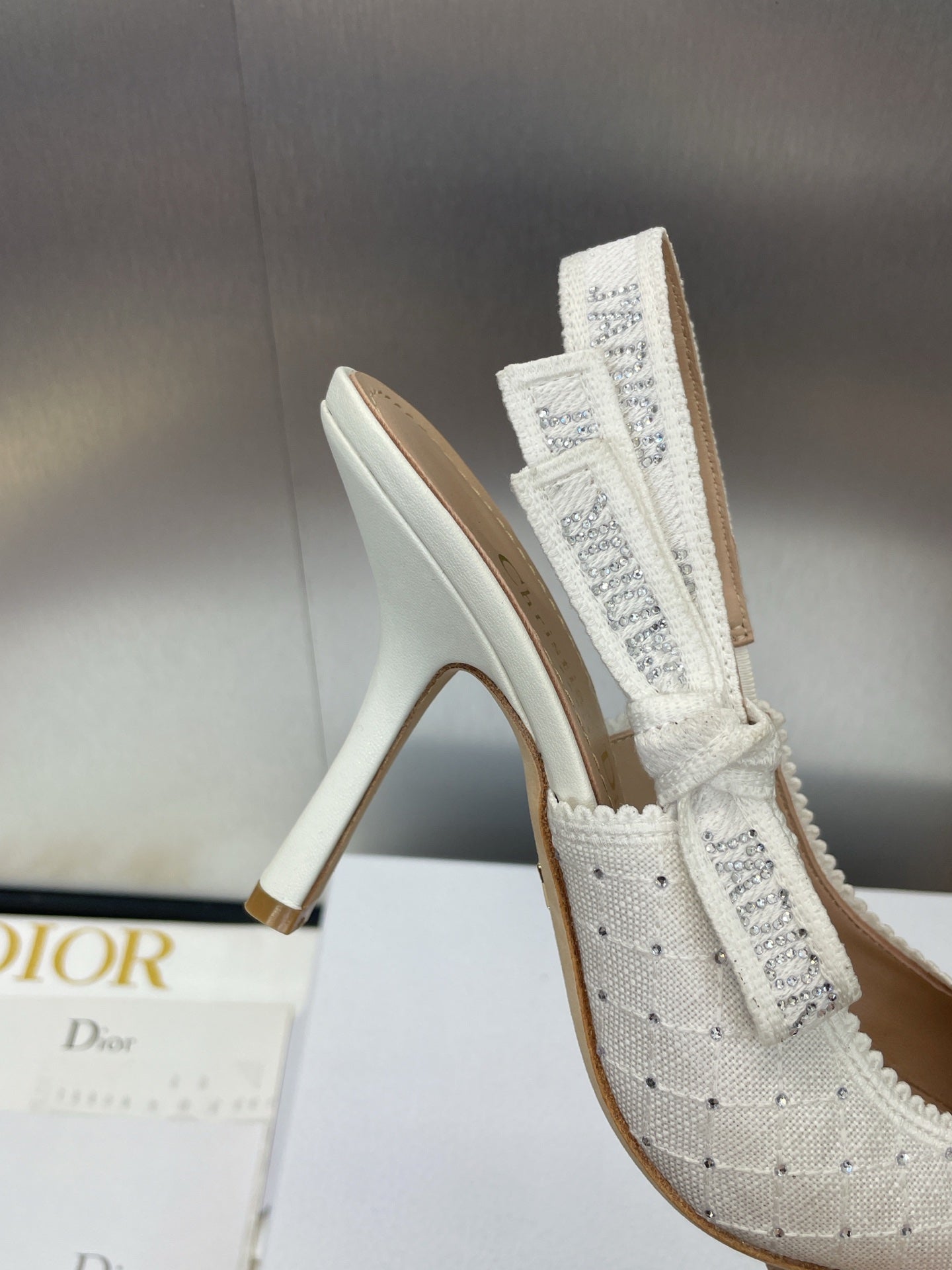 J'ADIOR SLINGBACK 25S PUMP 95MM IN WHITE FABRIC EMBOSSED CRYSTAL