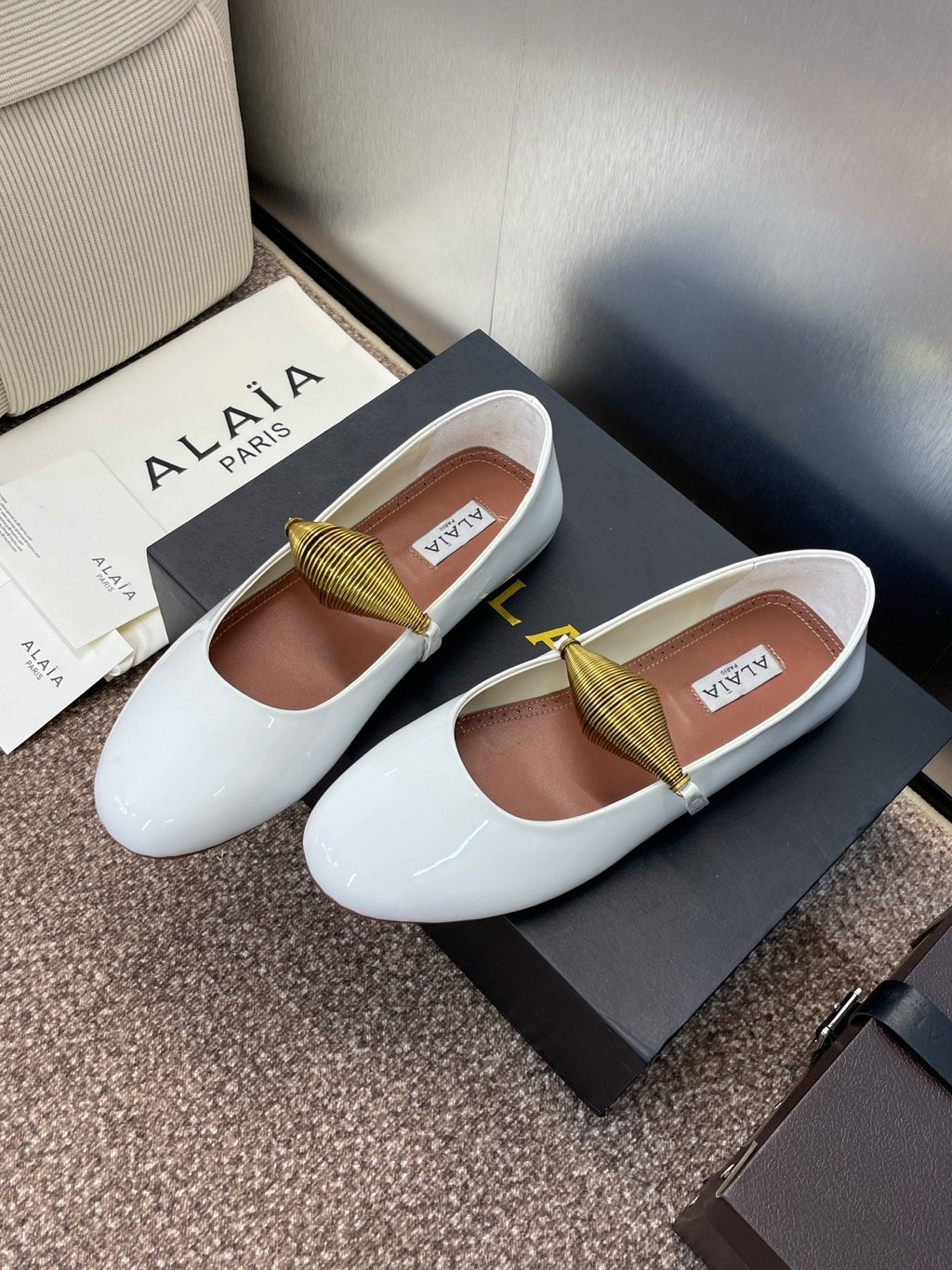 ALAIA BALLET SHOES 25S IN WHITE PATENT LEATHER WITH GOLD HARDWARE
