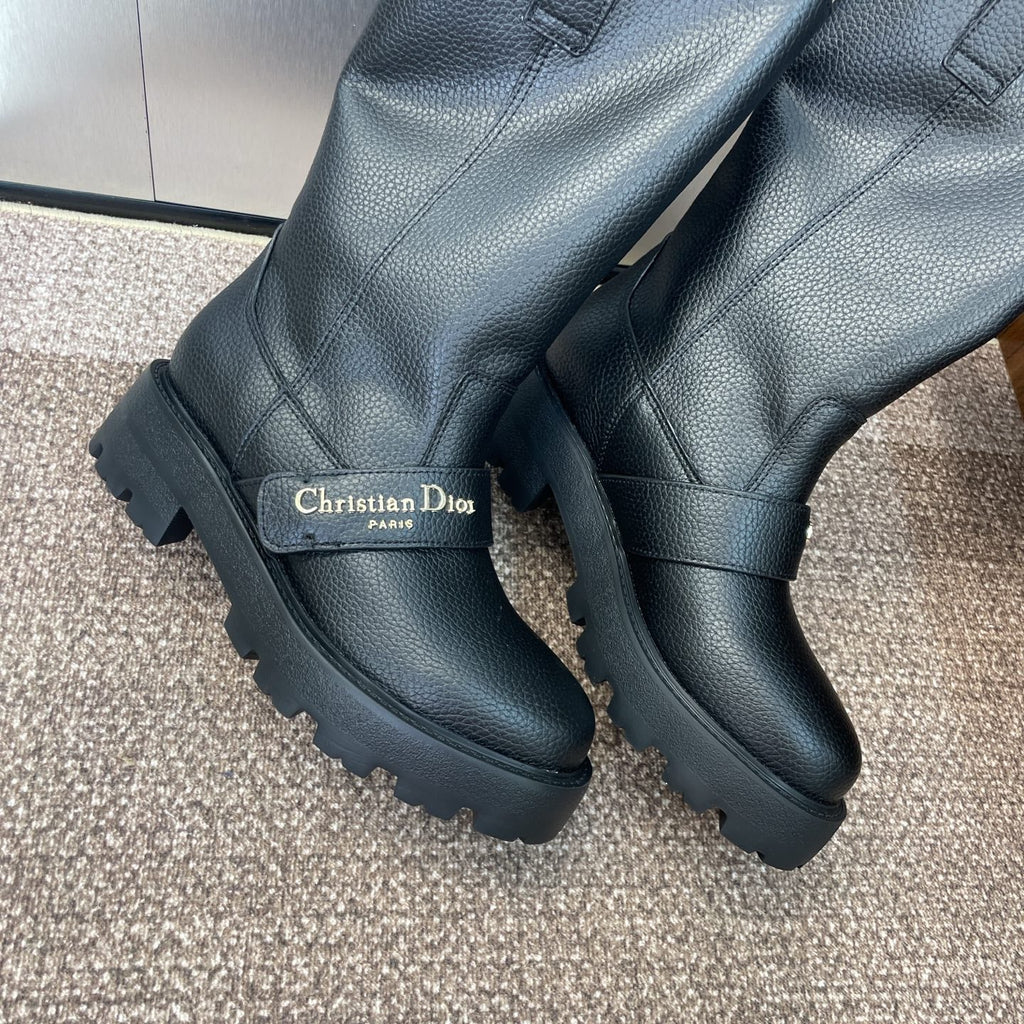 DIOR 25S D-QUEST BOOT 45MM IN BLACK GRAINED CALFSKIN