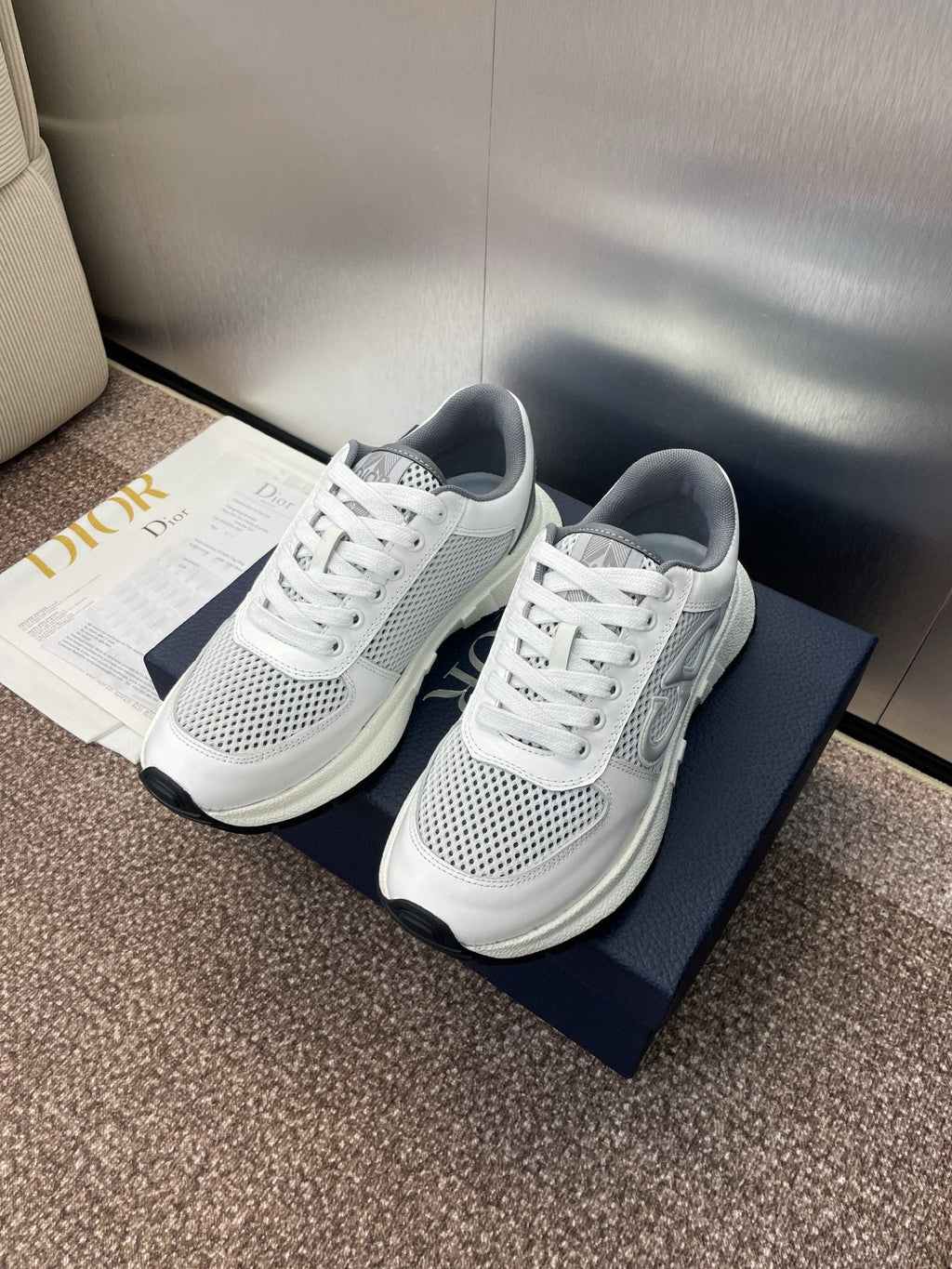 DIOR 25S D-RUN'N COUPLE SNEAKERS IN WHITE GRAY CALFSKIN AND MESH