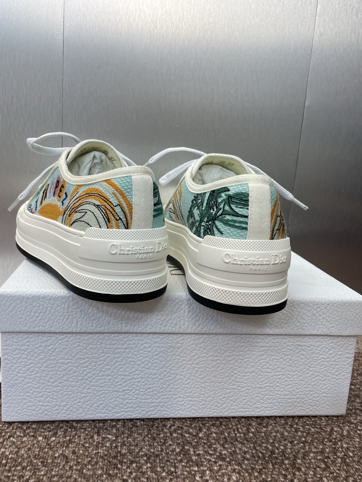 DIOR 25S WALK'N' SNEAKER IN MULTICOLOR DIOR OBLIQUE EMBROIDERED COTTON